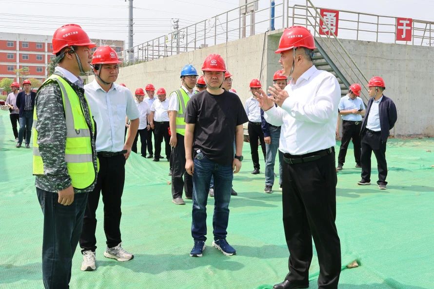 泰州市金東城市建設投資集團黨委書記、董事長陳祥到姜堰項目檢查指導工作.jpg